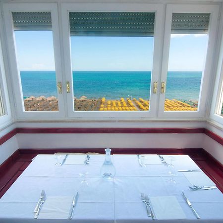 Hotel Nettuno Πέζαρο Εξωτερικό φωτογραφία