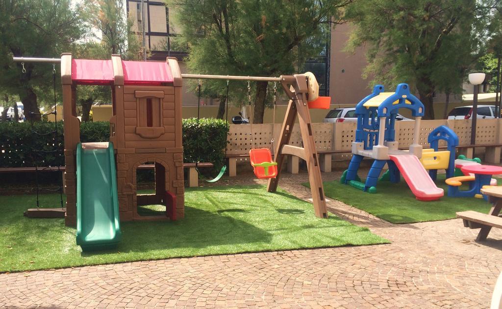 Hotel Nettuno Πέζαρο Εξωτερικό φωτογραφία