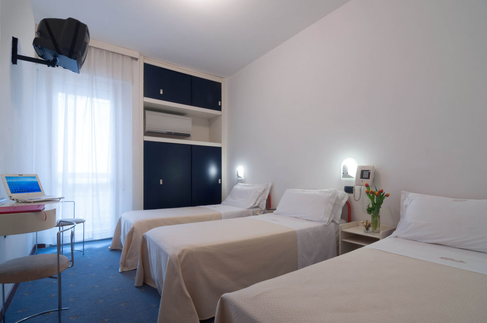 Hotel Nettuno Πέζαρο Εξωτερικό φωτογραφία