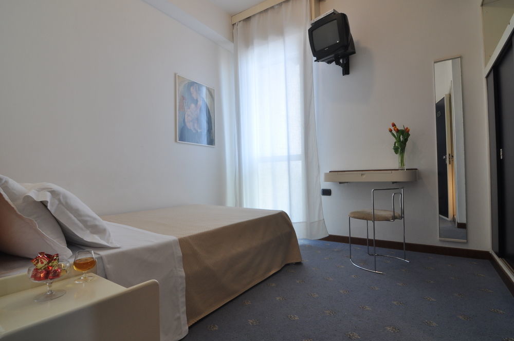 Hotel Nettuno Πέζαρο Εξωτερικό φωτογραφία