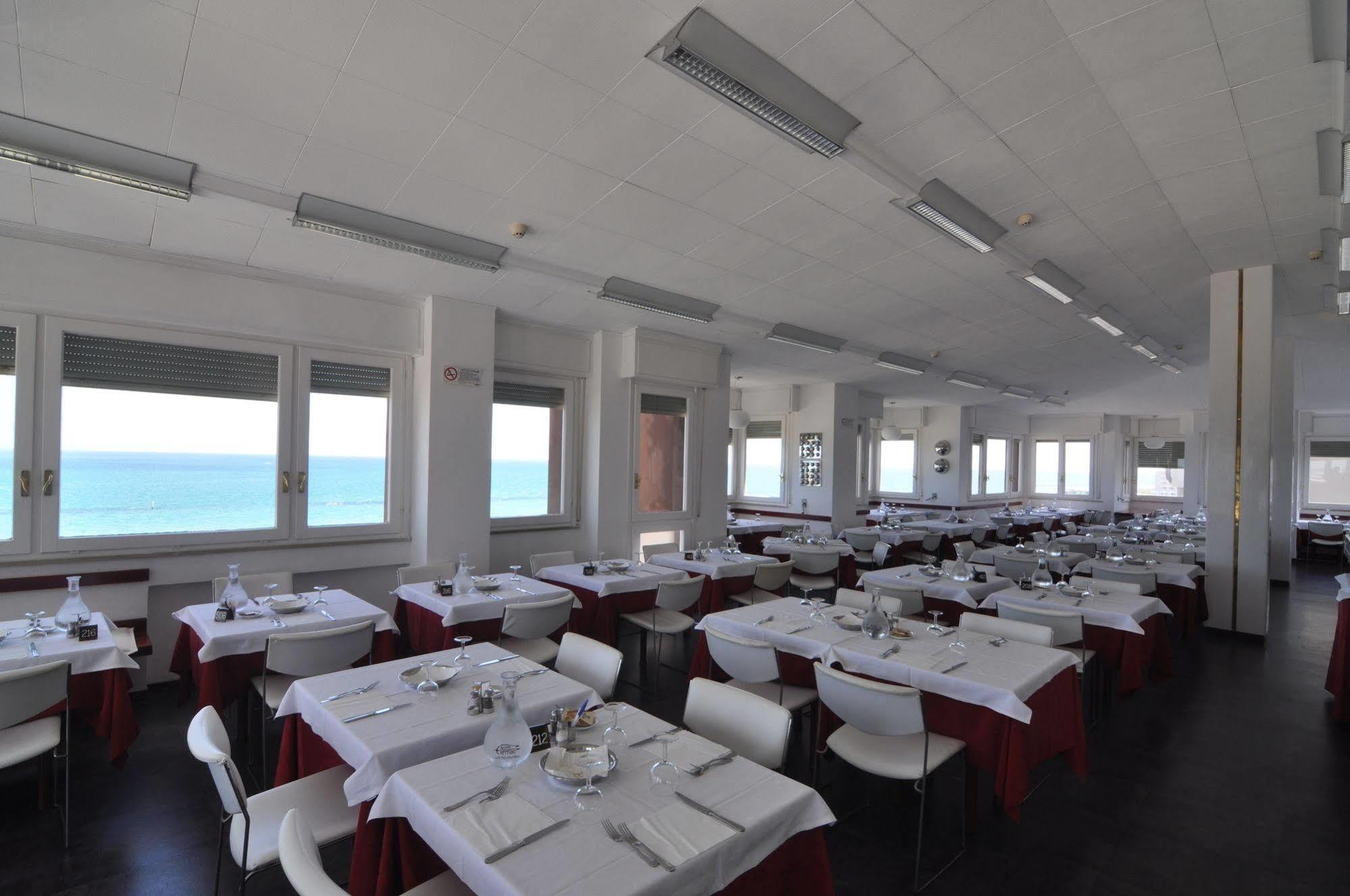 Hotel Nettuno Πέζαρο Εξωτερικό φωτογραφία