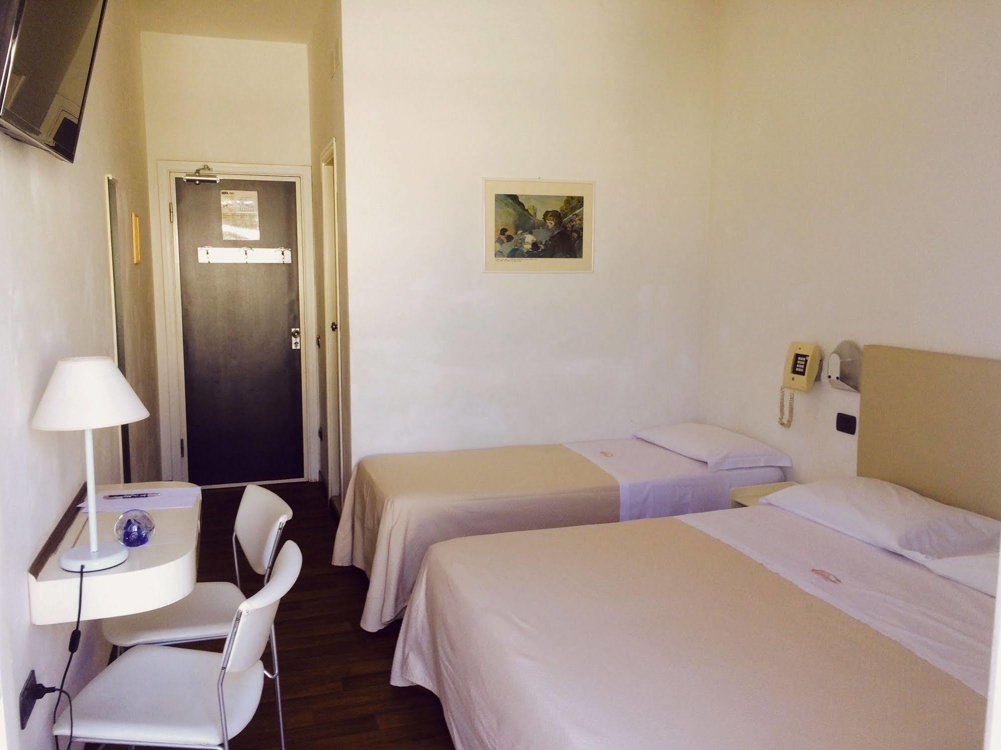 Hotel Nettuno Πέζαρο Εξωτερικό φωτογραφία