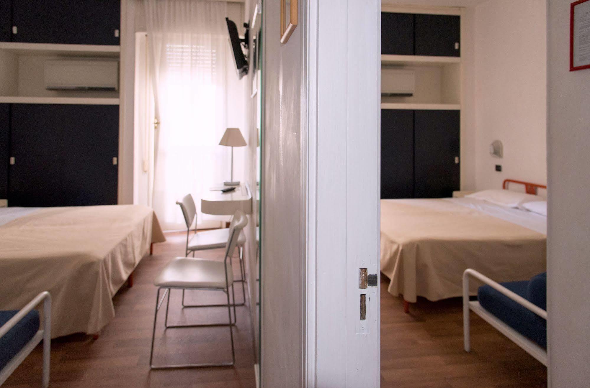 Hotel Nettuno Πέζαρο Εξωτερικό φωτογραφία
