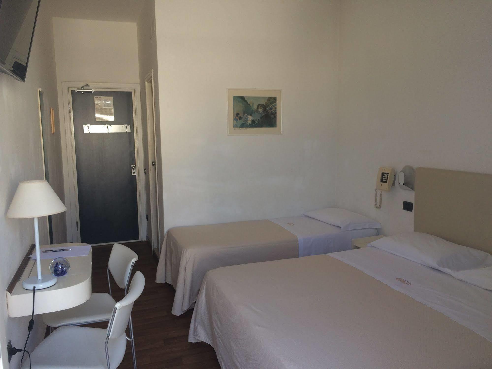 Hotel Nettuno Πέζαρο Εξωτερικό φωτογραφία