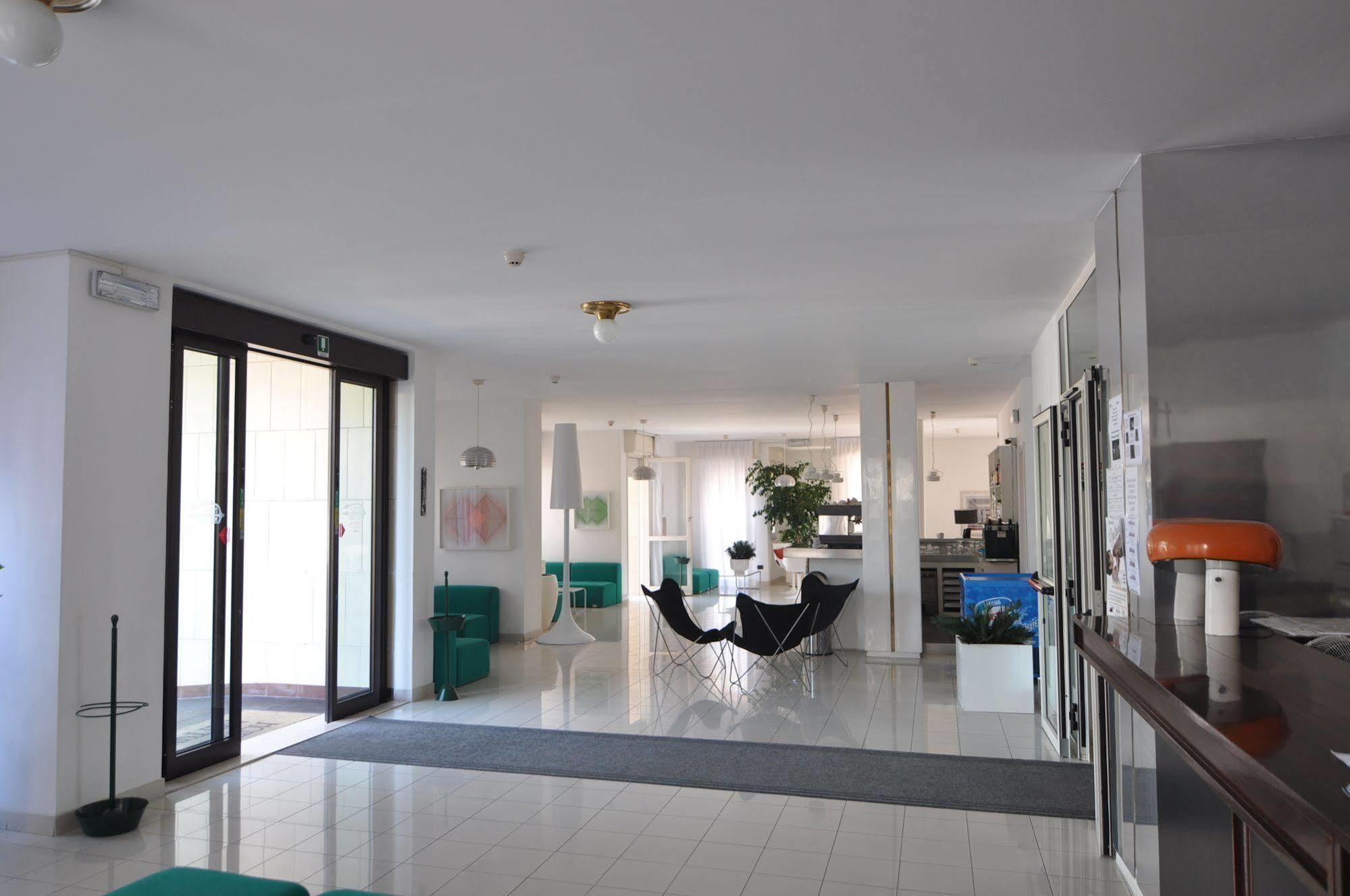 Hotel Nettuno Πέζαρο Εξωτερικό φωτογραφία