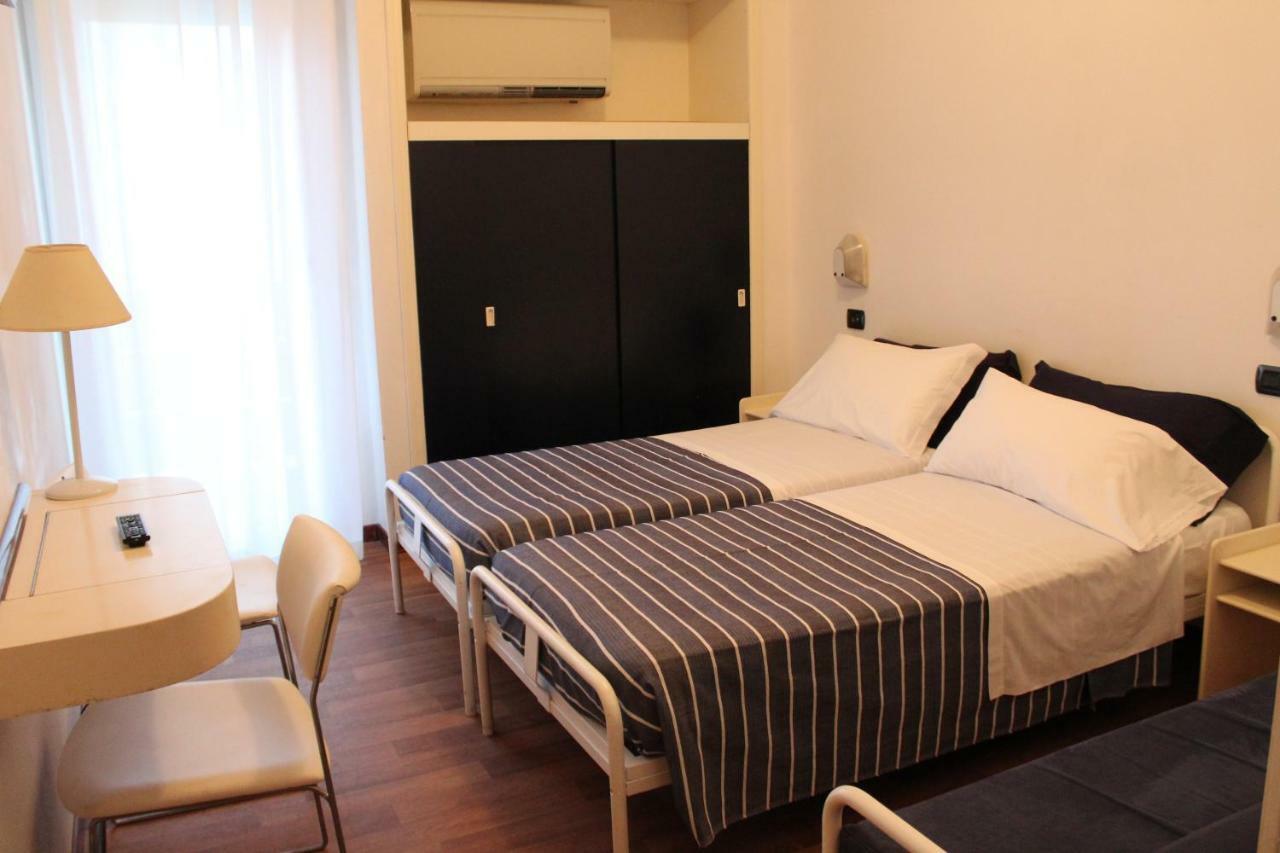 Hotel Nettuno Πέζαρο Εξωτερικό φωτογραφία